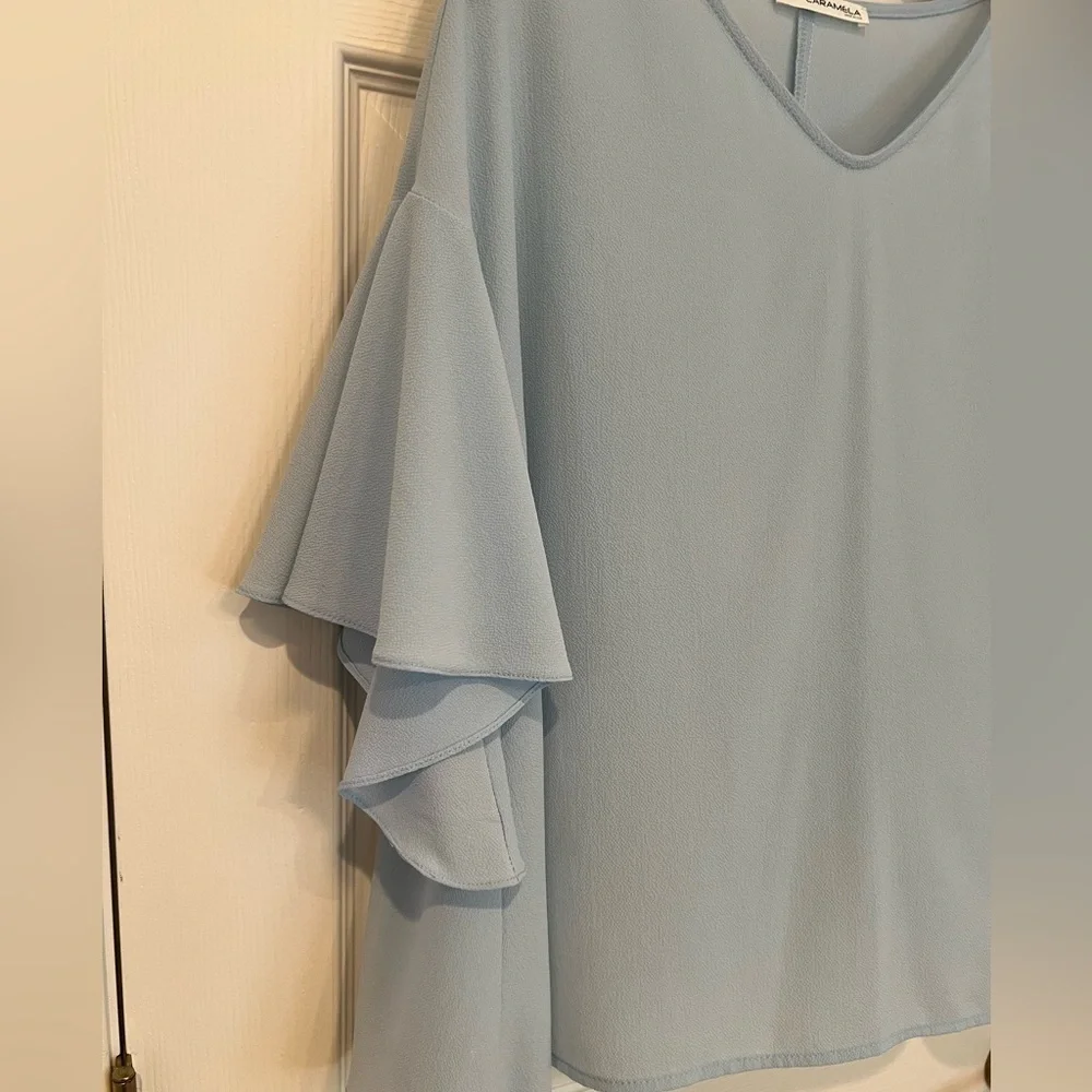 Caramela Preppy Baby Blue Drop Sleeve Blouse with Drop Neck Size Medium